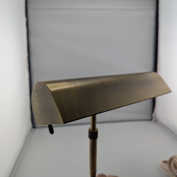 Elegant Extendable Brass Picture Light by Ecolux - Picture 3 of 6